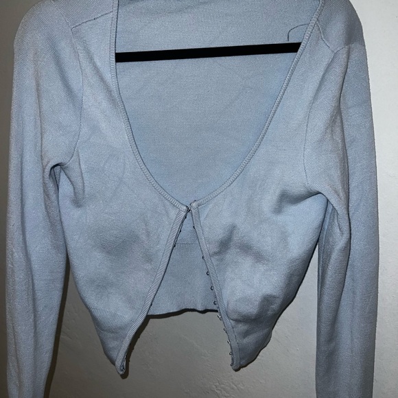Light blue eyelet clasp sweater / cardigan - M - Picture 2 of 5